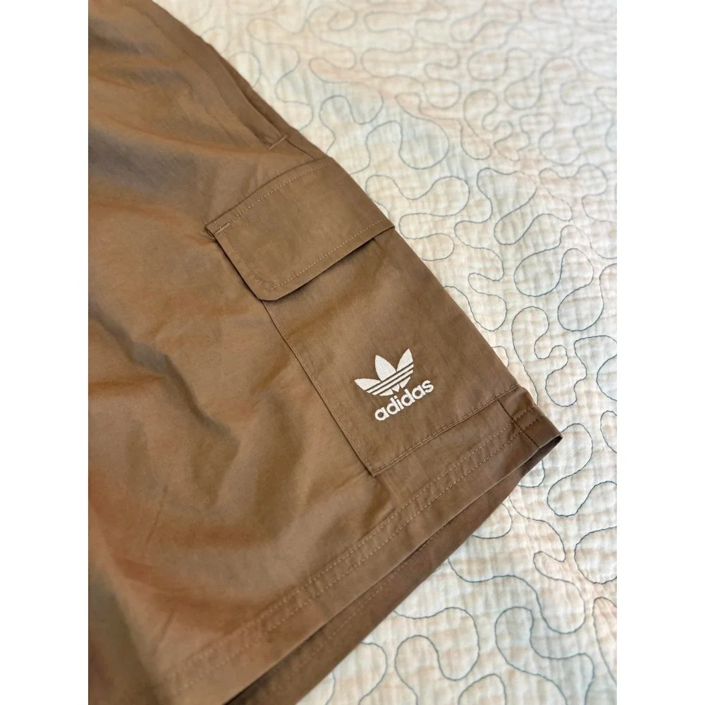 Adidas Originals Mens ESS Woven Cargo Shorts Trace‎ Brown Trefoil Size Small